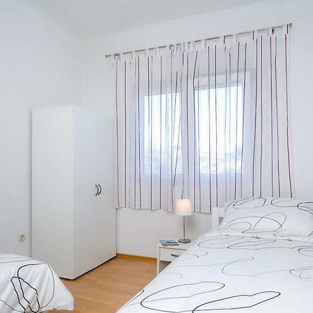 Holiday Home Iris Marina  Exterior foto