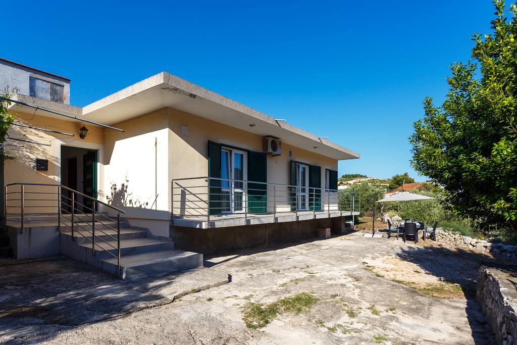 Holiday Home Iris Marina  Exterior foto